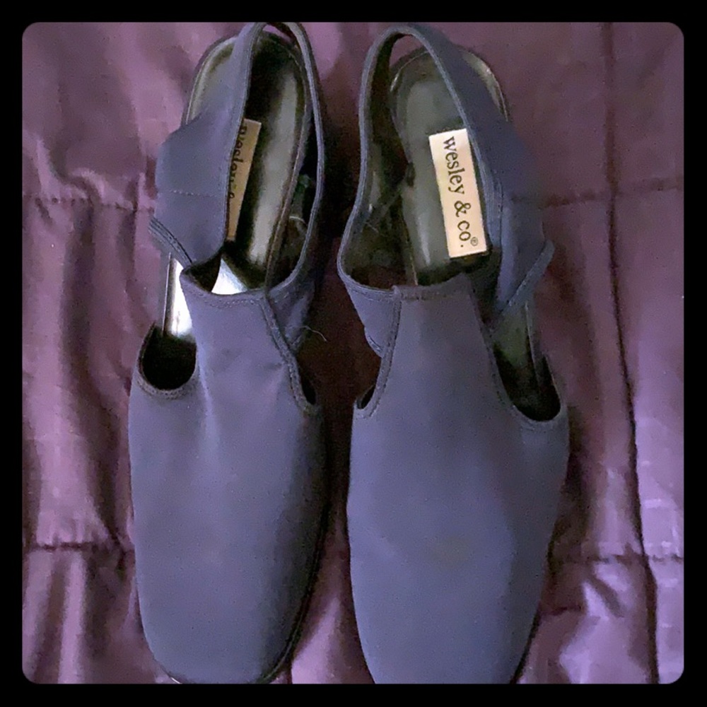 Navy blue heels
